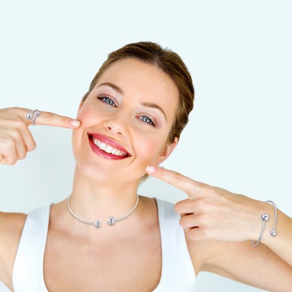 MINET Srebrny pierścionek z kulkami rozmiar 16