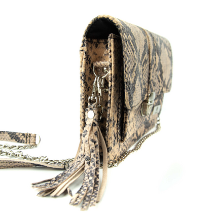 T-06 Torebka z klapką- print wężowy pudrowy róż KEMER