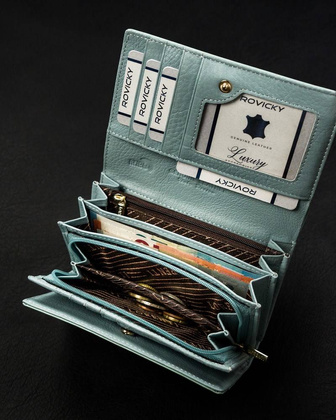 Lakierowany portfel damski na karty z zabezpieczeniem rfid protect