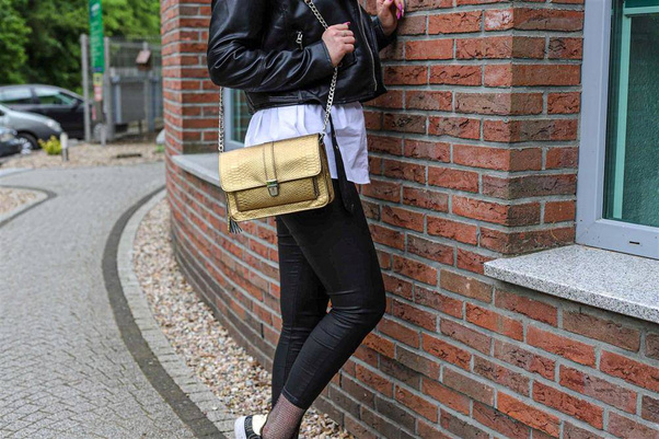 T-06 Torebka z klapką - złoty C KEMER