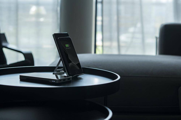 XTORM DESIGN Delta Stand indukcyjny (Qi) 15W