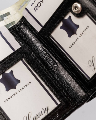 Kompaktowy skórzany portfel damski