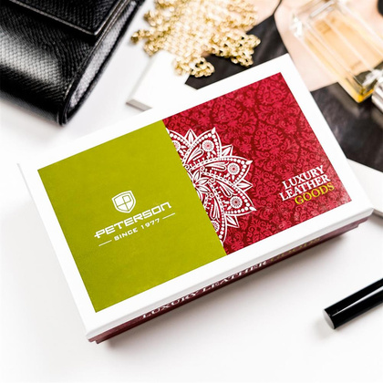 Kompaktowy portfel damski ze skóry naturalnej