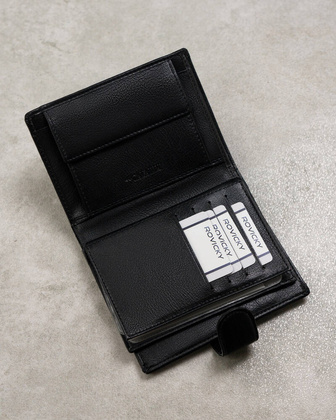 Klasyczny portfel meski z eleganckimi przeszyciami