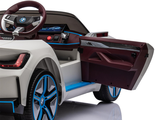 SAMOCHÓD ELEKTRYCZNY BMW i4 BIAŁY
