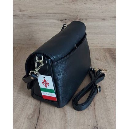 Piękna listonoszka dużo schowków ,skórzana Włoska raportówka A5 Czarna VP954N