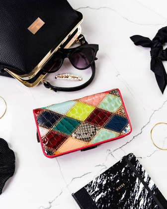 Damski skórzany portfel w patchworkowy wzór