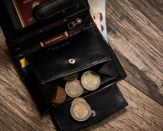 Skórzany portfel męski w orientacji pionowej z systemem rfid