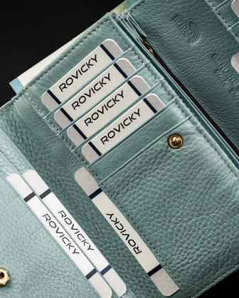 Lakierowany portfel damski na karty z zabezpieczeniem rfid protect