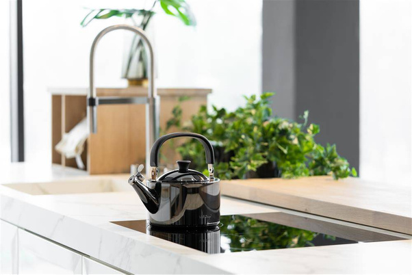 Czajnik 1,5l z gwizdkiem Diamante grafitowy polerowany 28180