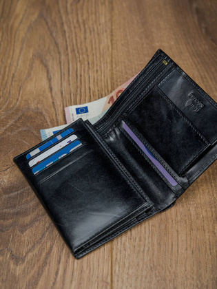 Klasyczny pojemny portfel meski ze skory naturalnej