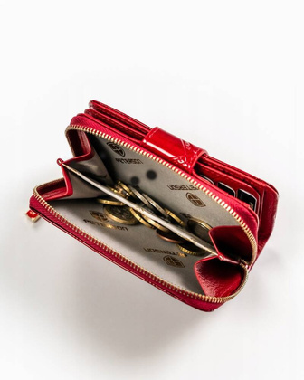 Skorzany portfel damski na suwak i zatrzask