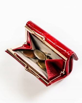 Niewielki skorzany portfel damski na bigiel i zatrzask