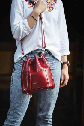 Skórzana torba damska listonoszka Nea FL19 burgundowa - min. zamówienie 20 / 50 / 100 szt.