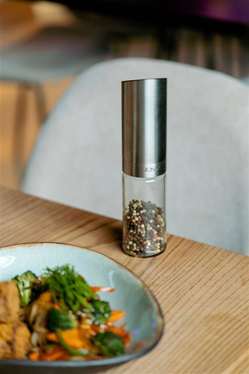 Grawitacyjny młynek do soli i pieprzu elektryczny stalowy mat SOHO 8869