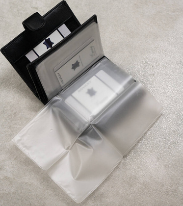 Klasyczny portfel meski z eleganckimi przeszyciami