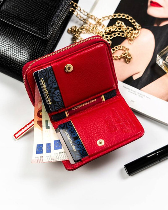 Maly skorzany portfel damski na suwak i zatrzask