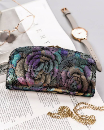 Duży, pojemny portfel ze skóry naturalnej z kwiatowym wzorem