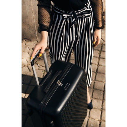 Duża walizka KEMER SOLIER 870 Jasnoróżowa - min. zamówienie 20 / 50 / 100 szt.