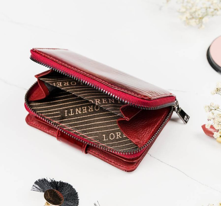 Pionowy, zapinany portfel damski z lakierowanej skóry naturalnej