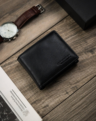 Maly portfel meski z zakladkami na karty