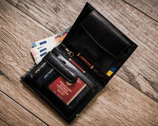 Skórzany portfel męski w orientacji pionowej z systemem rfid