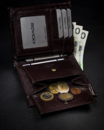 Pojemny portfel meski z naturalnej skory licowej z ochrona RFID