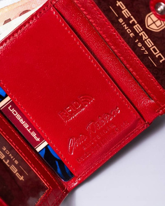 Mały, skórzany portfel damski na zatrzask