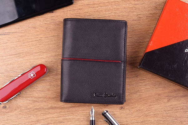 Portfel męski skórzany PIERRE CARDIN TILAK38 326 RFID Czarno Czerwony