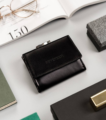 Mały, skórzany portfel damski z systemem rfid protect