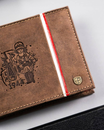 Skorzany portfel meski z patriotycznym wzorem