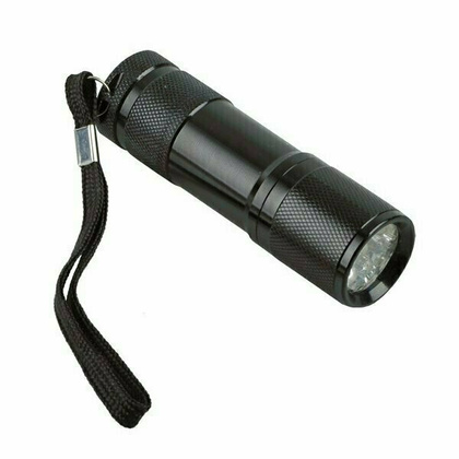 Narzędzie wielofunkcyjne z latarką UPOMINKARNIA Survivor Czarny